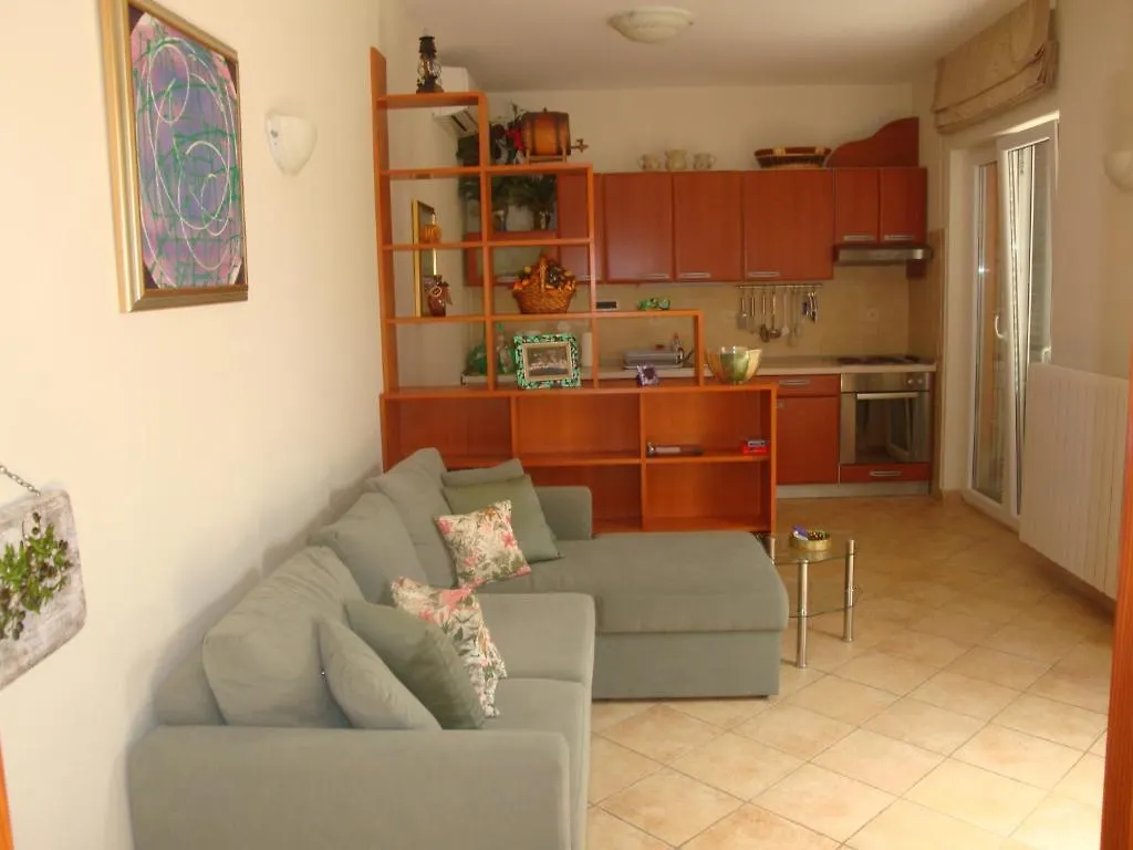 Apartments Mogorovic Moscenicka Draga